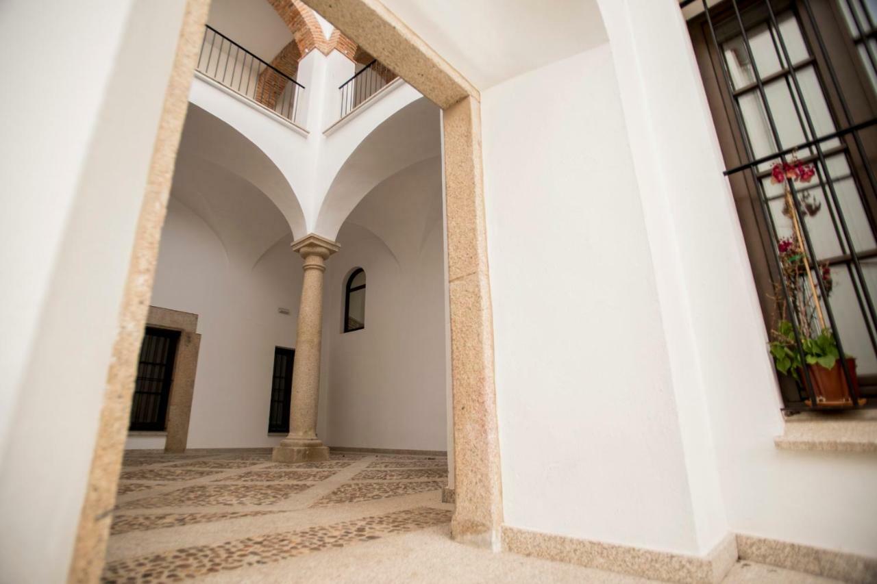 Md Casa Palacio Munoz Chaves Siglo XVIII กาเซเรส ภายนอก รูปภาพ